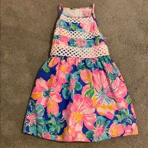 A kids lily Pulitzer dress that has flowers